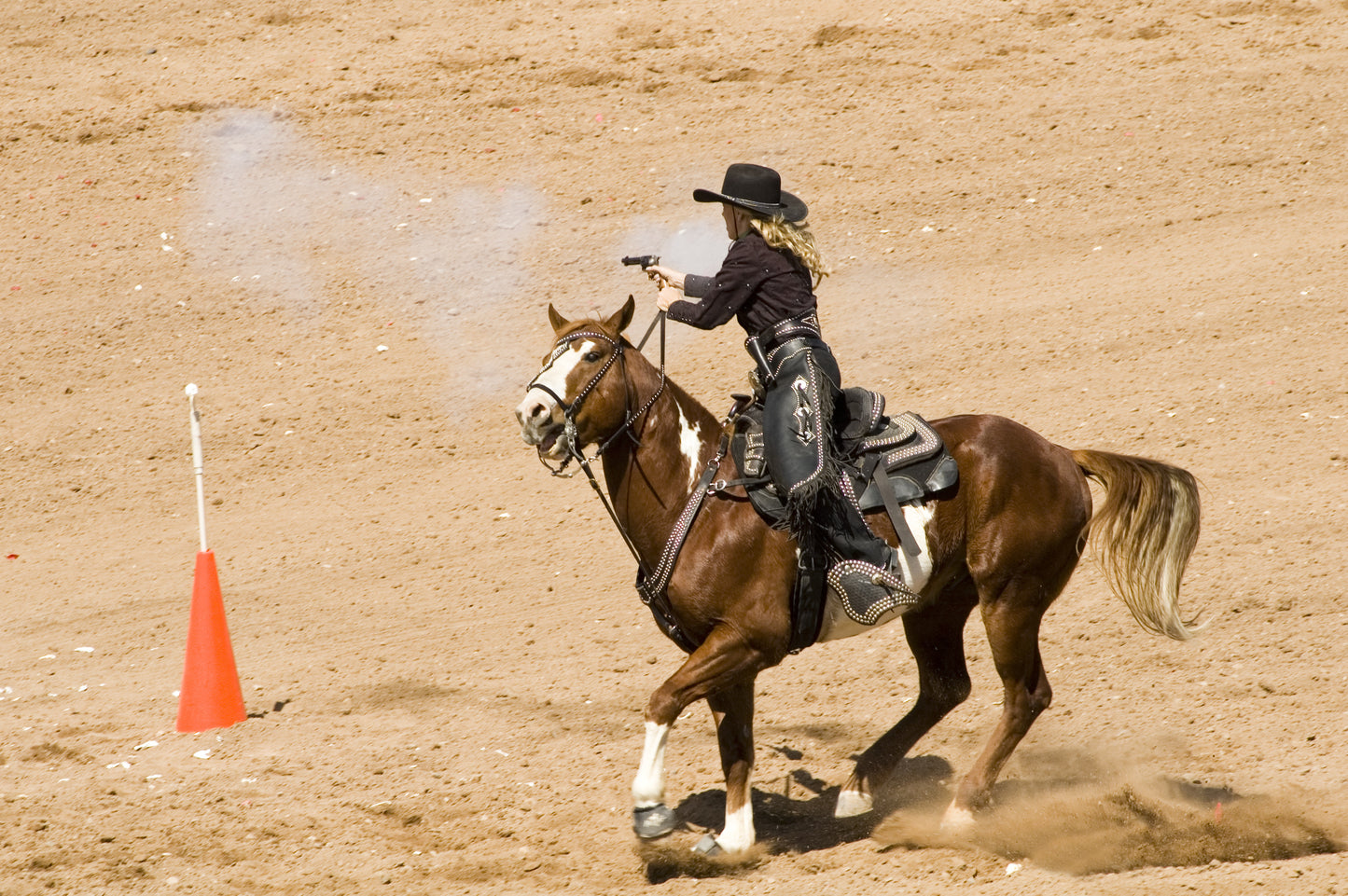 picture of Cowboy mounted shooting